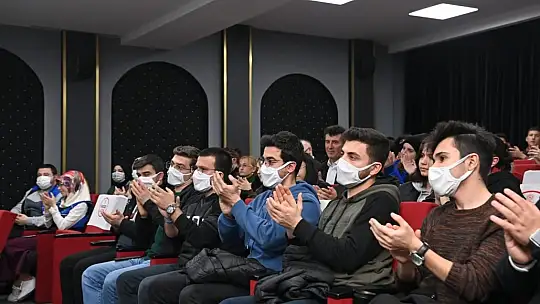 (Özel) Gençler Yücel Hocalarıyla buluştu