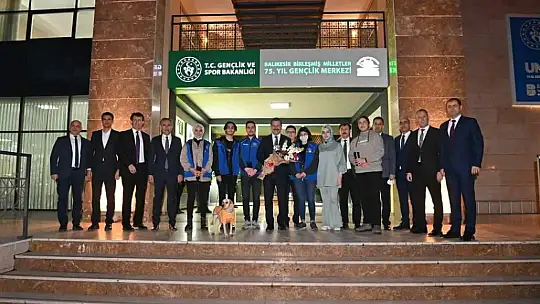 (Özel) Gençler Yücel Hocalarıyla buluştu