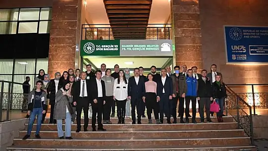 (Özel) Gençler Yücel Hocalarıyla buluştu