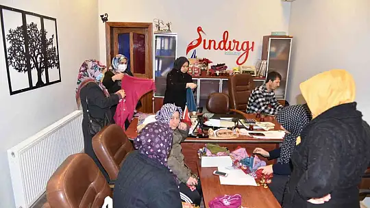 (Özel) Sındırgı'da evler fabrikaya döndü