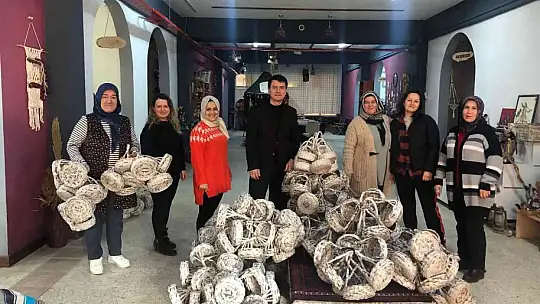 (Özel) Sındırgı'da evler fabrikaya döndü