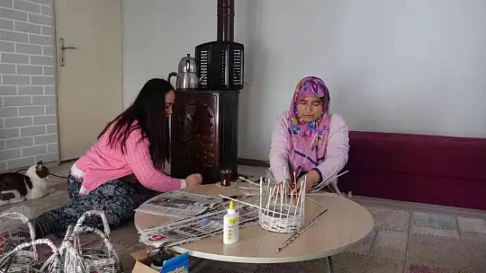 (Özel) Sındırgı'da evler fabrikaya döndü