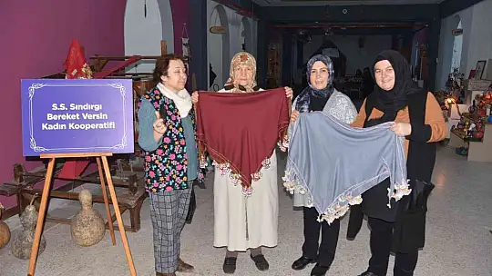 (Özel) Sındırgı'da evler fabrikaya döndü
