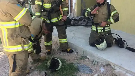 Prizde unutulan şarj cihazı evi yaktı