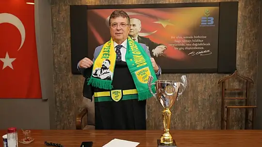 Şampiyon 1966 Edremitspor kupayı başkana getirdi