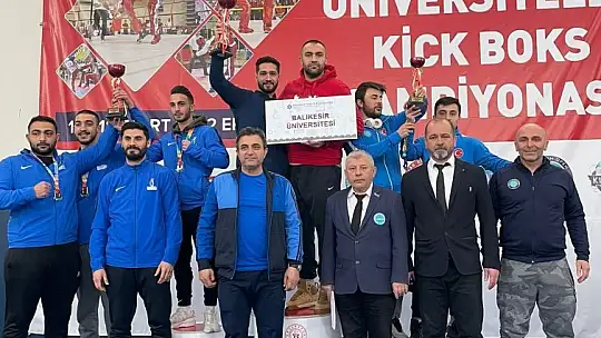Şampiyon sporculardan, Rektör Prof. Dr. İlter Kuş'a ziyaret