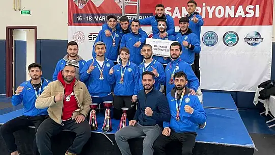 Şampiyon sporculardan, Rektör Prof. Dr. İlter Kuş'a ziyaret