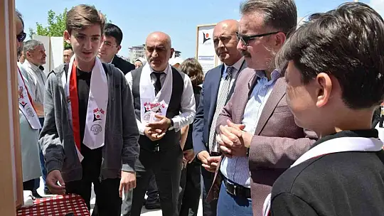 Şehit Mustafa Serin Fen Lisesi Bilim Fuarı açıldı
