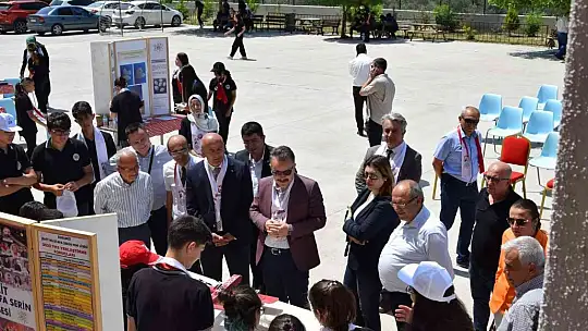 Şehit Mustafa Serin Fen Lisesi Bilim Fuarı açıldı