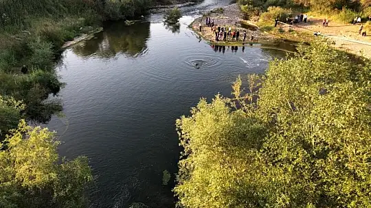 Serinlemek için dereye giren çocuk hayatını kaybetti