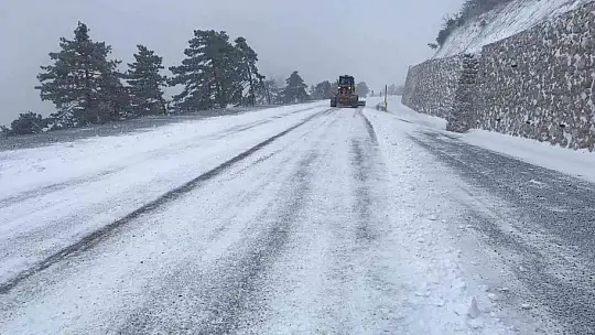Sındırgı-Akhisar yolunda zincir zorunluluğu