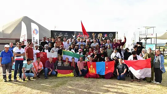 Sındırgı'da sınırları aşan Atlı Okçuluk yarışması