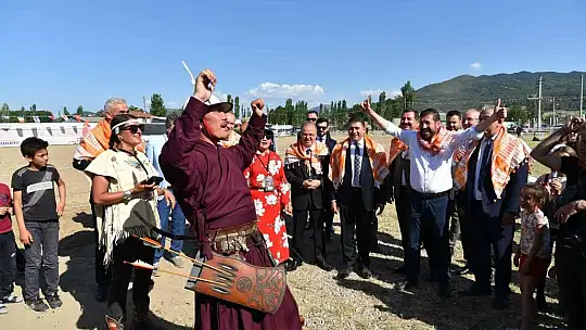Sındırgı'da sınırları aşan Atlı Okçuluk yarışması
