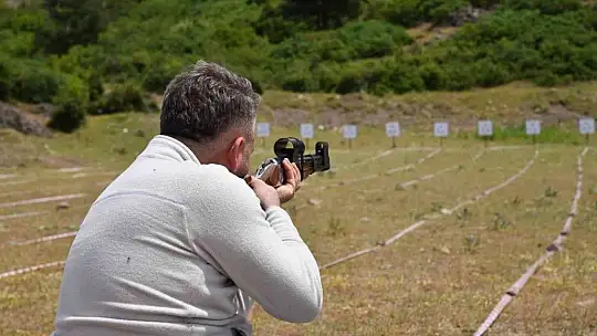 Sındırgı'da tek kurşun atış yarışması gerçekleşti