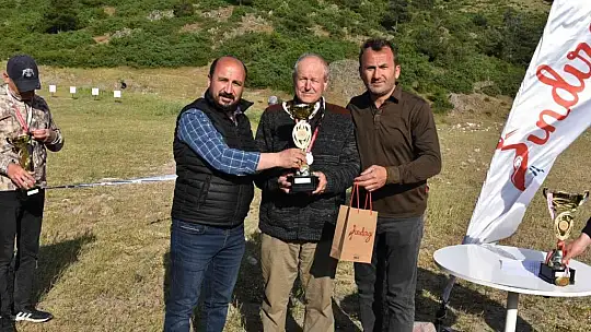 Sındırgı'da tek kurşun atış yarışması gerçekleşti