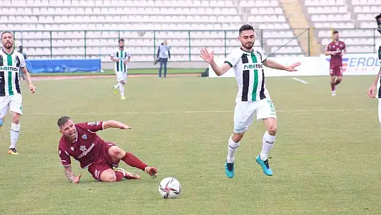 Spor Toto 1. Lig: Bandırmaspor: 3 - Denizlispor: 4