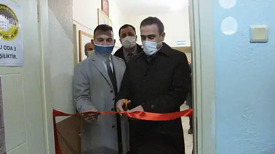 Takım çalışması dersinde okullara kütüphane kazandırdılar