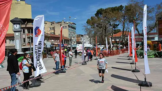 Türkiye Oryantiring U14 2. Kademe Yarışları Sındırgı'da yapıldı