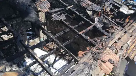 Yanan evde mahsur kalan engelli vatandaşı itfaiye kurtardı