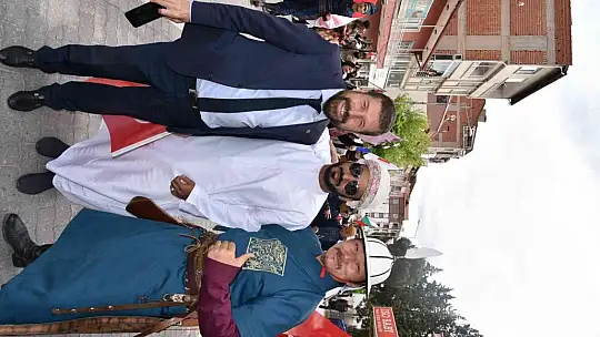 Yarışma için Türkiye'ye geldi, Müslüman oldu