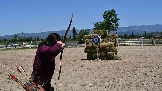 Yarışma için Türkiye'ye geldi, Müslüman oldu