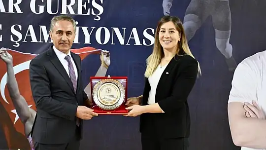Yasemin Adar Kadınlar Güreş Türkiye Şampiyonası başladı