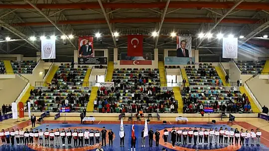 Yasemin Adar Kadınlar Güreş Türkiye Şampiyonası başladı