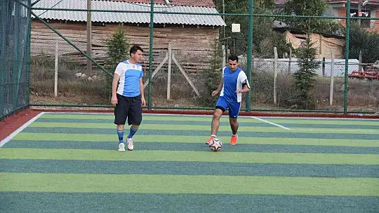 Yaylabayır'da gençler halı sahada buluştu