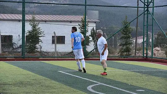 Yaylabayır'da gençler halı sahada buluştu