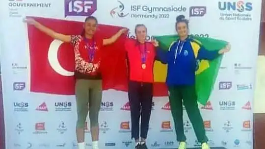 Yüksek atlamada Aleyna Karaca dünya ikincisi